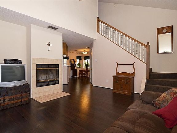 3rd image of 1007 Brittany Dr