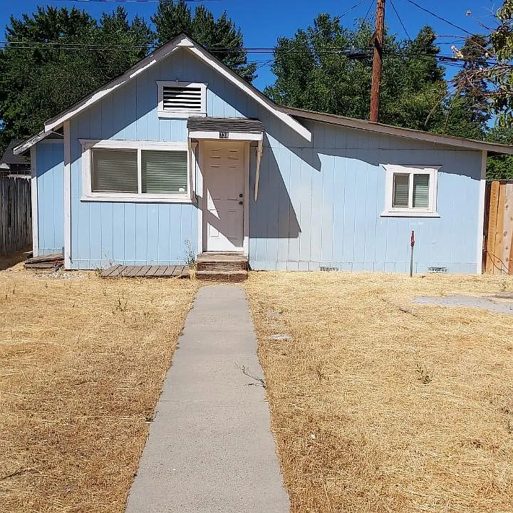 738 Shasta St