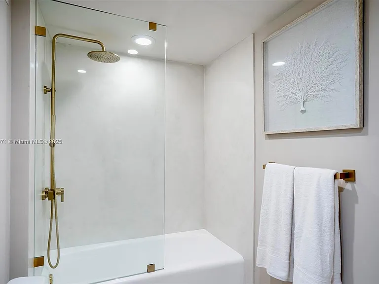 2301 Collins Ave #836 — Photo 14