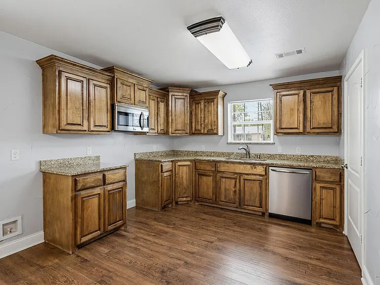 119 N Andrews Ave — Photo 4