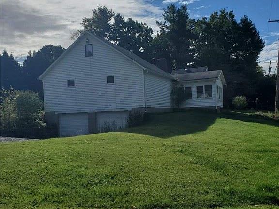 3rd image of 208 Milheim Dr