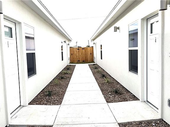 5th image of 2313 N 43rd St #4