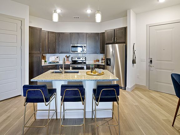 5th image of 850 Greenside Dr #7117