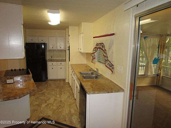 4th image of 16221 Brookridge Blvd