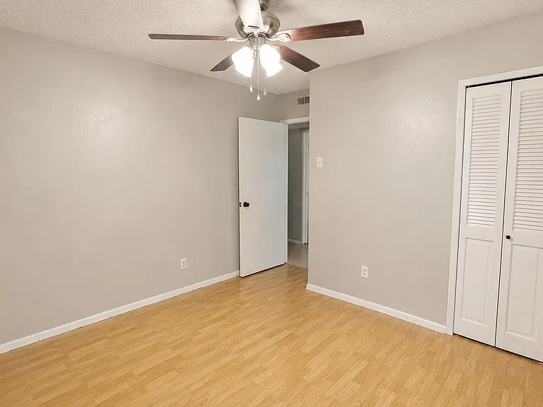 1409 Glacier Dr — Photo 11