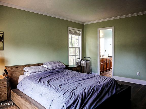 4th image of 101 Daleview Court
