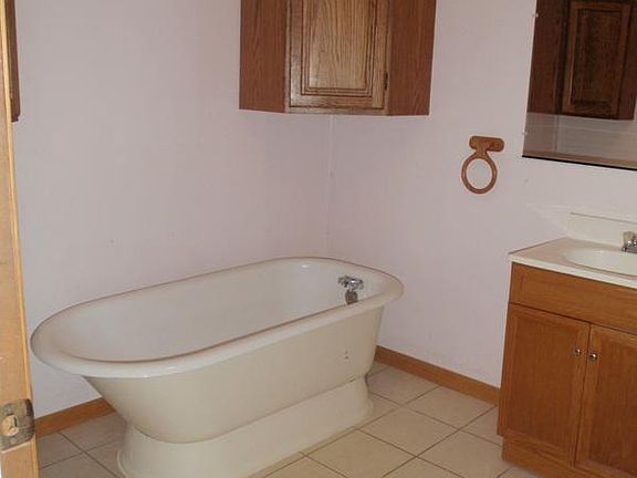 4th image of 318 N Walnut St