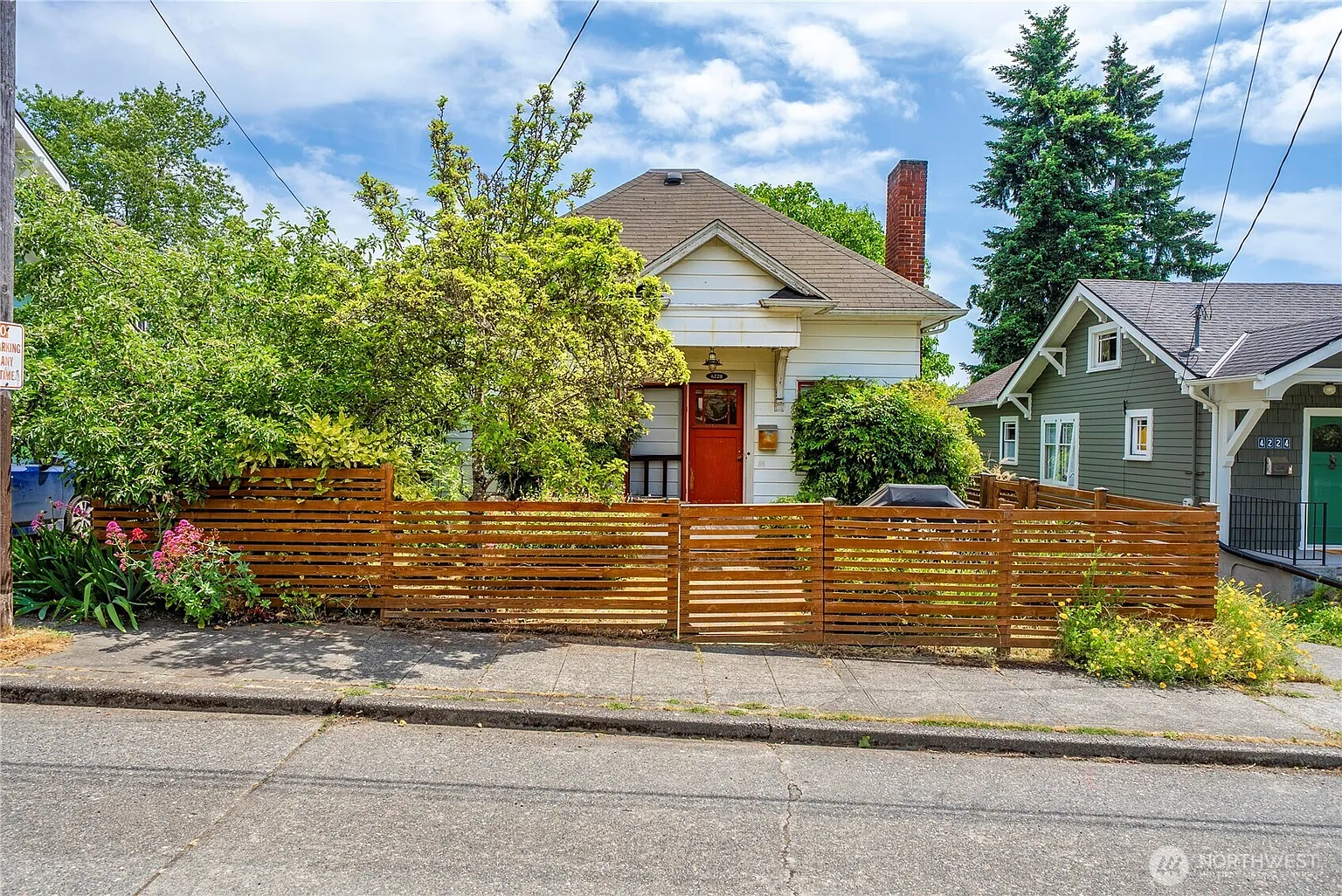 4228 1st Avenue NE photo 1