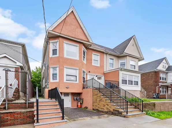 99 West 50th Street image 3 of 44