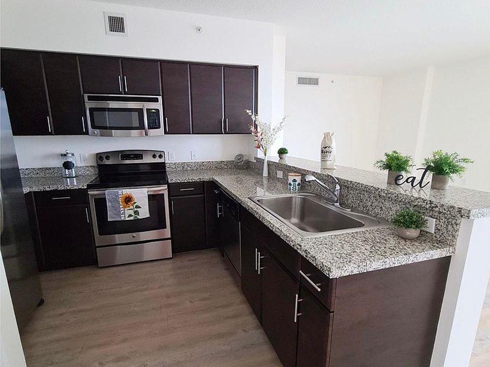 1st image of 19355 NE 10th Ave #328