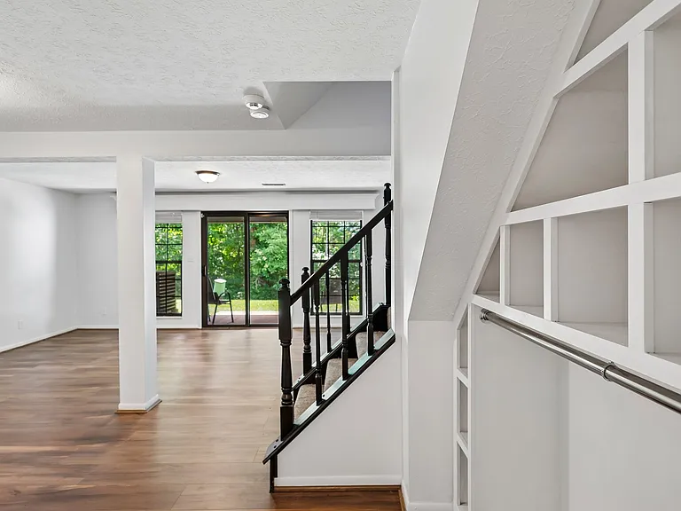 1608 Shady Cove Ln — Photo 8