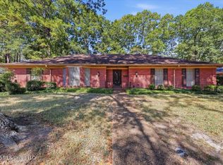 5465 Red Fox Rd, Jackson, MS 39211