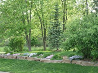 394 Olivewood Ct, Rochester, MI 48306