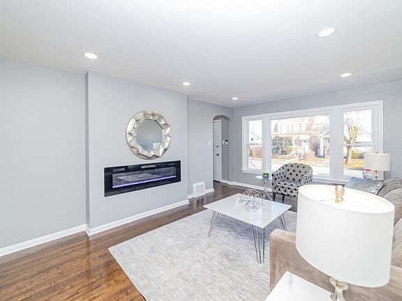 3rd image of 10532 S Eggleston Ave