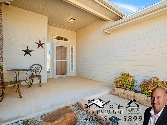 3rd image of 2412 Vintage Park Ln