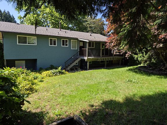 4th image of 3853 Clematis Cres