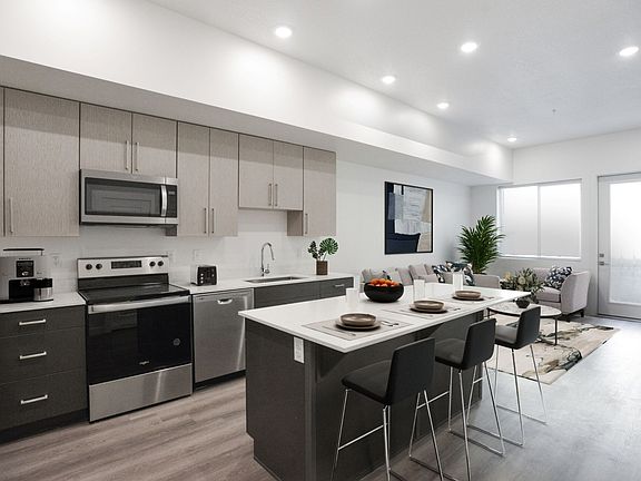 3rd image of 820 W 200 S APT 412