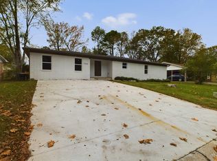 7808 McDaniel Dr, Little Rock, AR 72209