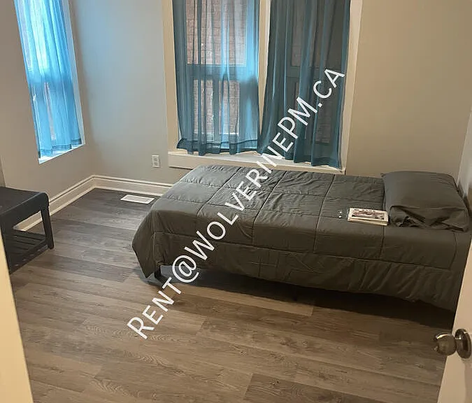 188 Wellington St N #1 — Photo 10