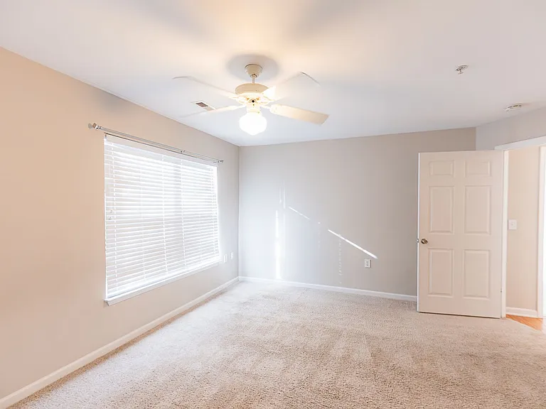 3712 Cotswold Ave #B — Photo 15