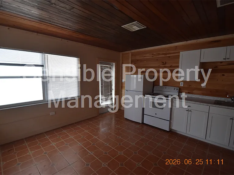 146 Coral Ave #C — Photo 10