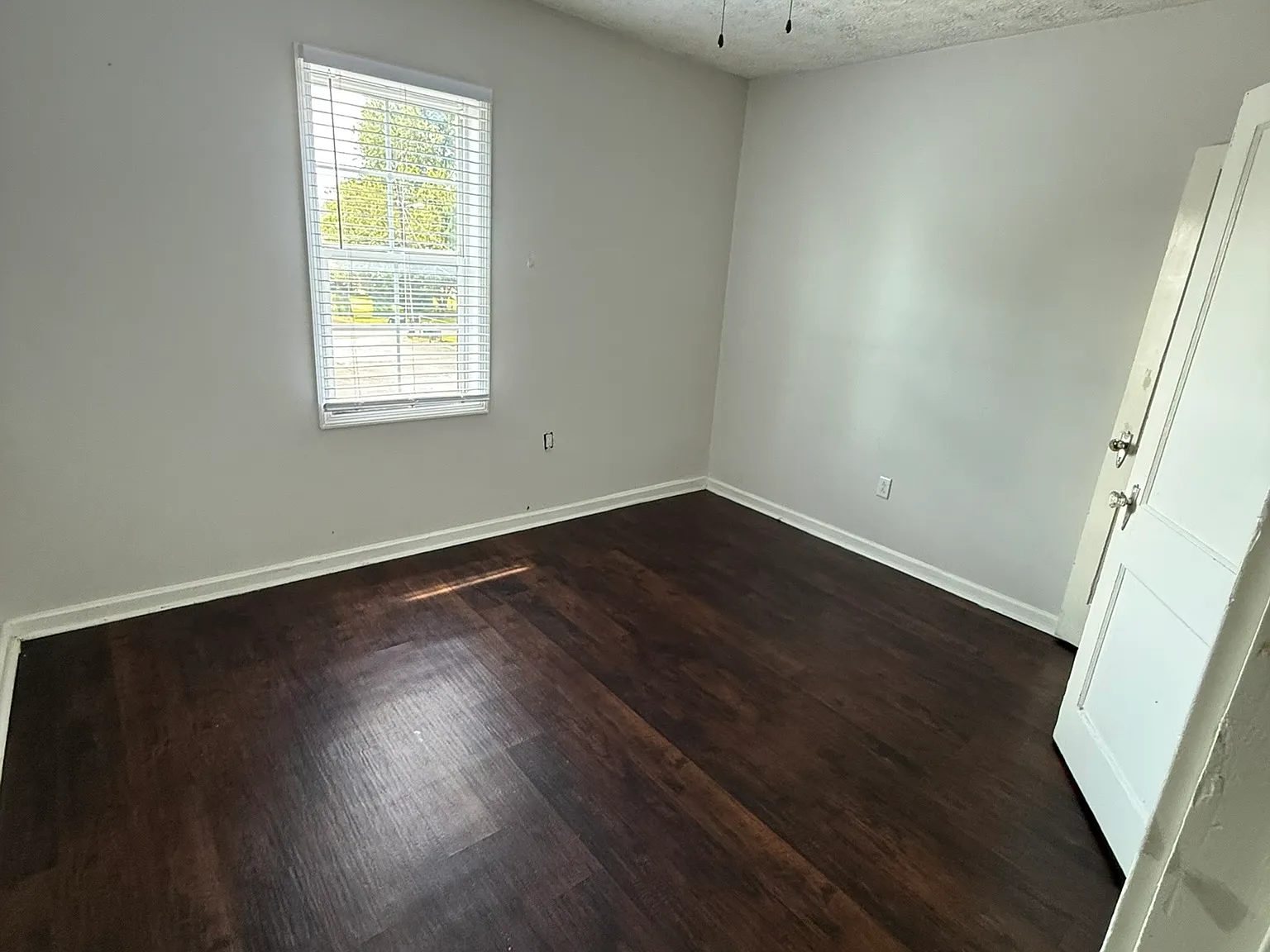 2 bed, 900 sqft, $950 — Photo 3