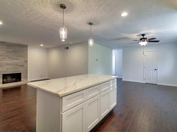 4th image of 8490 Wayland Ln