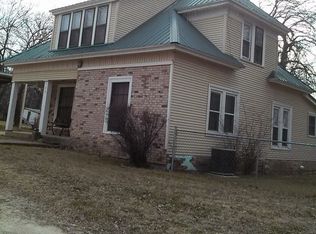 109 N Decatur St, Saint Jo, TX 76265