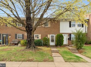 322 E Maple Ave, Sterling, VA 20164