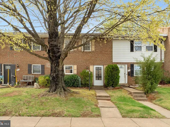 322 E Maple Ave, Sterling, VA 20164