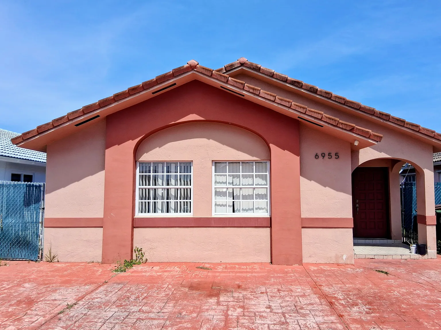4 bed, 1428 sqft, $3,100 — Photo 1