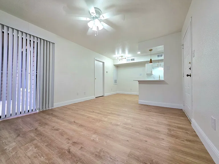 534 Hunt Ln — Photo 13