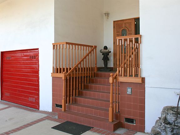 Steps to the front door