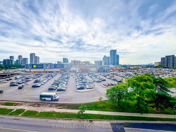 128 Fairview Mall Dr #501, Toronto, ON M2J 0E8