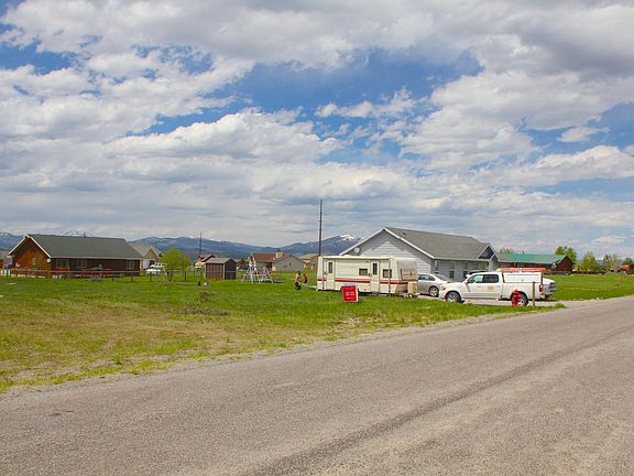 5th image of 83 Scrub Oak Dr