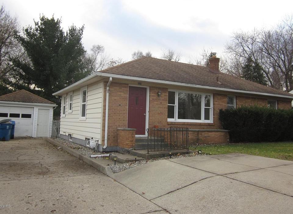 1st image of 324 E Milham Ave