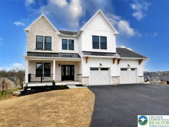 4740 Hillcrest Ln, Whitehall, PA 18052