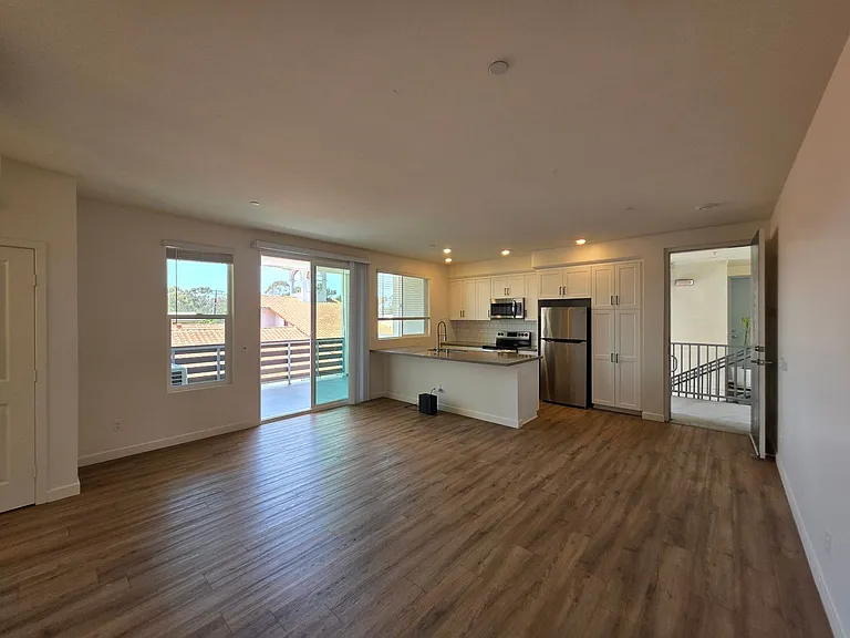 310 Palm Ave — Photo 54
