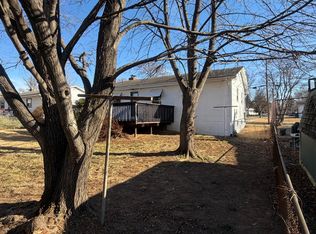 906 Neal Dr, Rockville, MD 20850