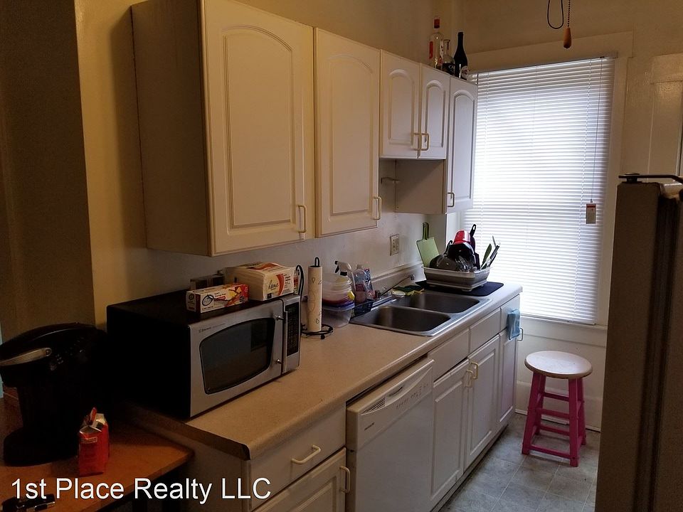 2nd image of 15 King Ave