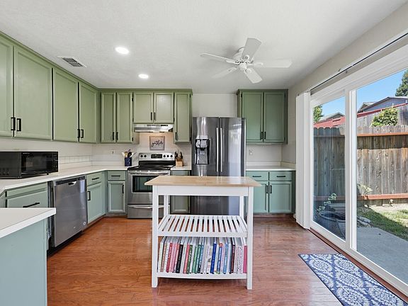 4th image of 3006 Springview Meadows Dr