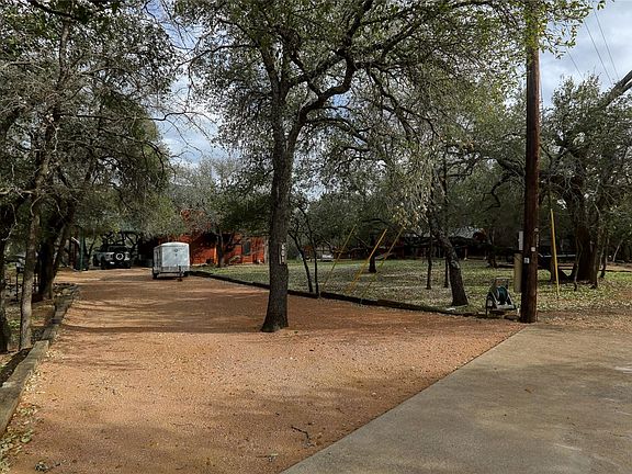 3rd image of 601 Echo Dr