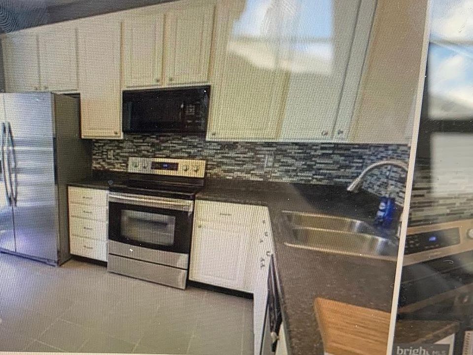 2nd image of 7113 Ladd Cir
