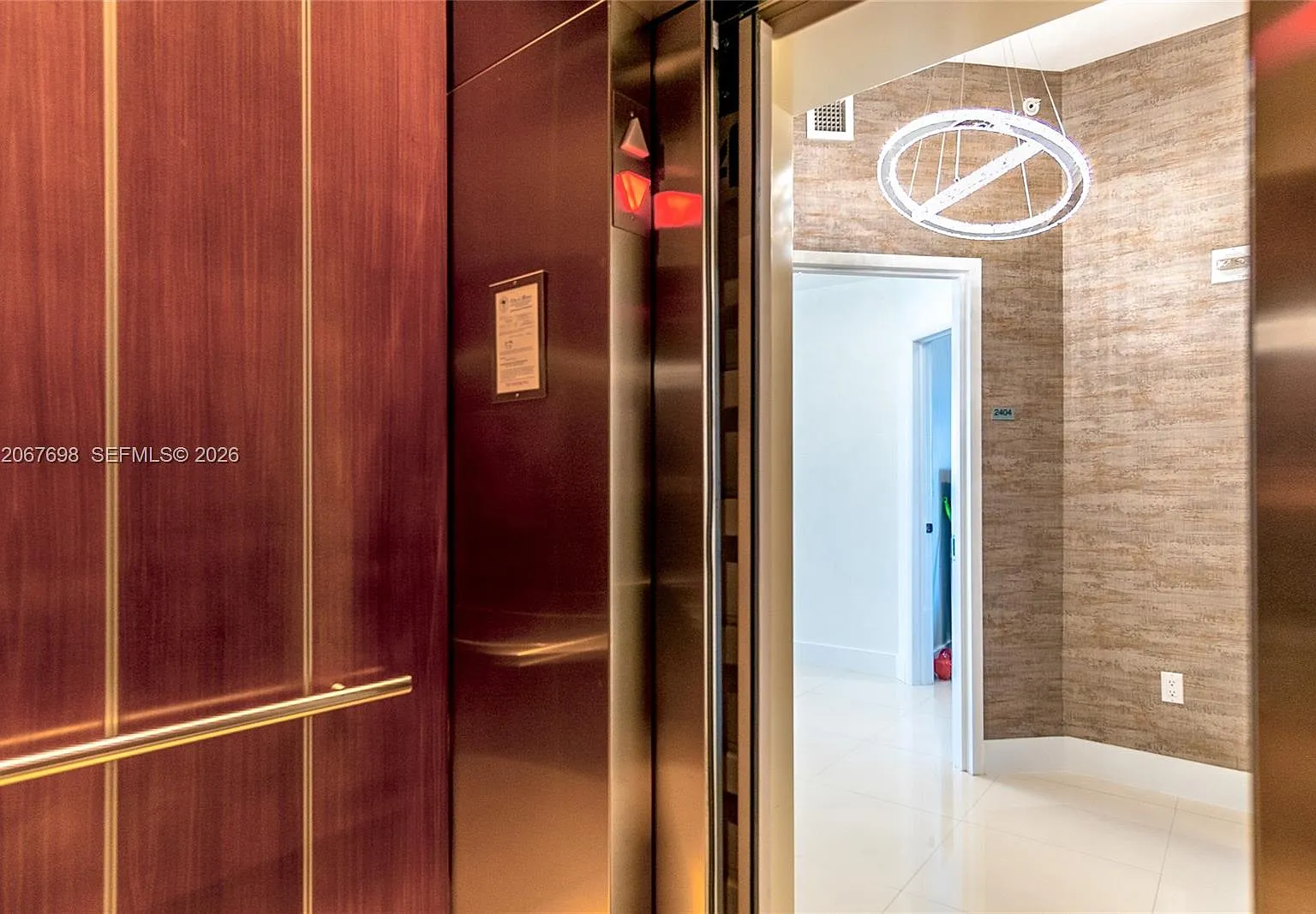 Paramount Bay Condo — Photo 2