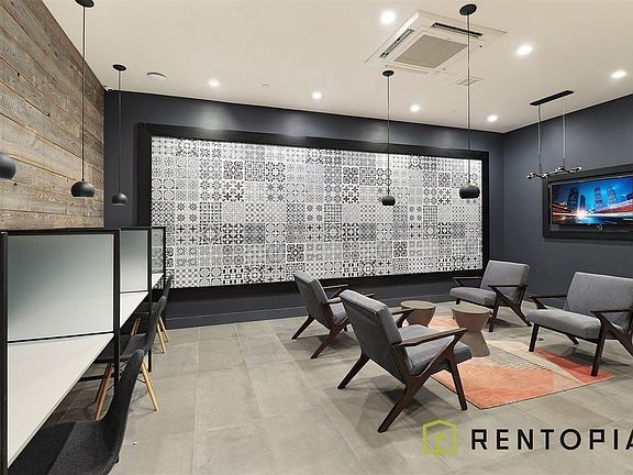 5th image of 340 Evergreen Ave #476