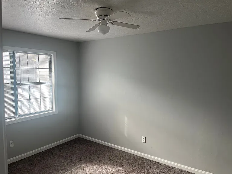 204 Michelle Ave — Photo 6