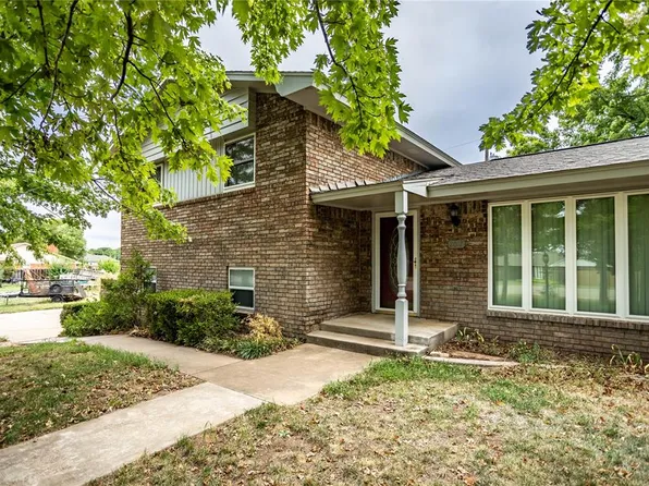 2017 E Davis Ave, Weatherford, OK 73096