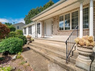 15 Corning St, East Longmeadow, MA 01028