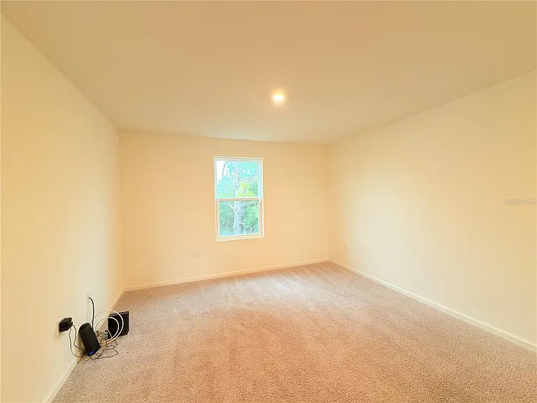 733 James Ct — Photo 17