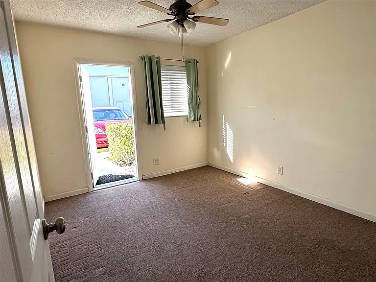 2100 NE 38th St #138 — Photo 38
